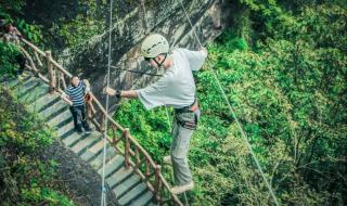 一架直升机在江西坠落